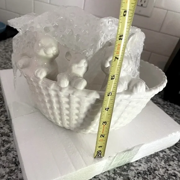 New with Tags- Pottery Barn Bunny Trio Basket Large Serving Bowl -  White NIB #2 - Picture 8 of 14